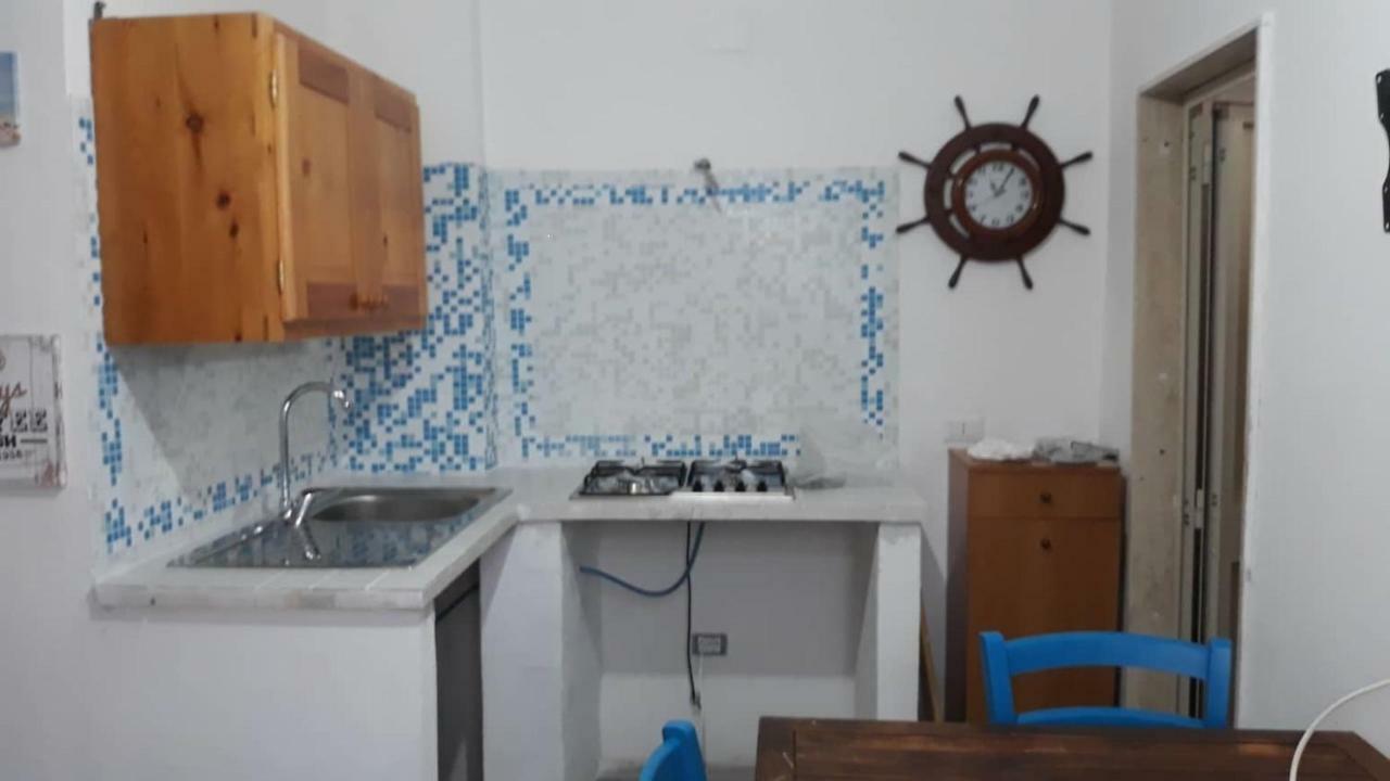 Villino Celeste Fronte Spiaggia Torre Lapillo Exterior photo